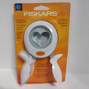Fiskars X-Large Easy Squeeze Heart-Shaped Paper Punch